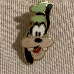 Disney Goofy pin